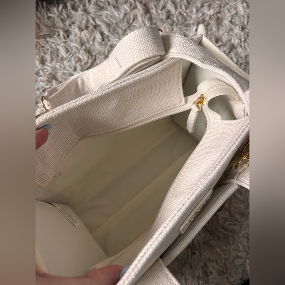 Disney Winnie the Pooh Cream White Canvas Tote Bag NWT - Picture 7 of 7